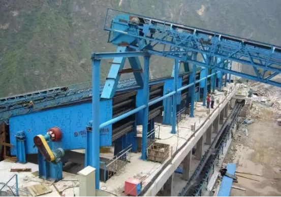 振動(dòng)篩出現(xiàn)篩板開裂、橫梁斷裂等情況的原因和解決方案！195